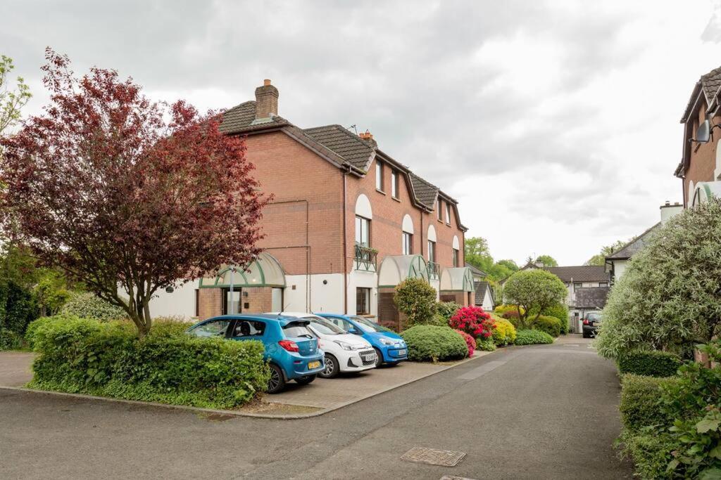 Templepatrick Family Home Beside The Rabbit Hotel Esterno foto